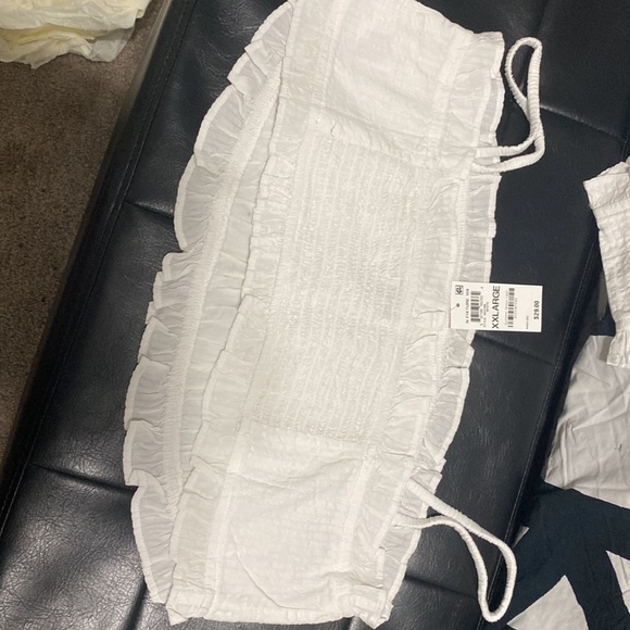 White crop top - Picture 2 of 2